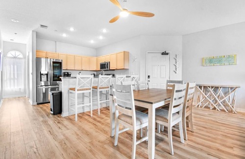 Indian Shores Condo | Spacious Intracoastal Condo | 3 min walk to the beach!