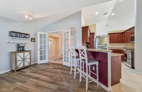 Trafalgar House | Spacious, King Beds, HEATED SALTWATER POOL HOME, Turtle's Getaway