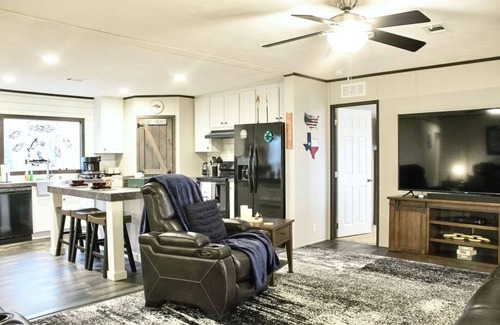 Quitman House | Spacious lake house with 3 bay car port with lights for bass boats! on Lake Fork