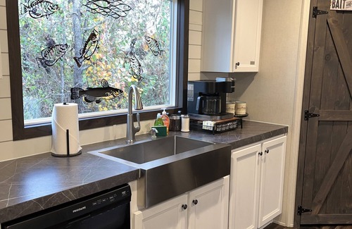 Quitman House | Spacious lake house with 3 bay car port with lights for bass boats! on Lake Fork