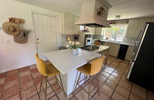 Fort Worth House | Spacious Lakefront Home on Eagle Mountain Lake - Hot Tub, Dock, Golf Cart