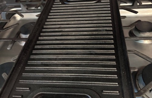 Ashcroft House | Spacious lane home among desert hills, full kitchen, level parking, easy access