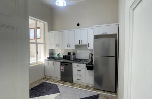 Antalya City Centre Apartment | Spacious Large 3-bedroom apartment in Antalya with WiFi, AC, Joint Garden