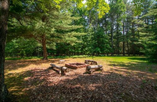 Cedar House | Spacious Leelanau home near the best of Michigan