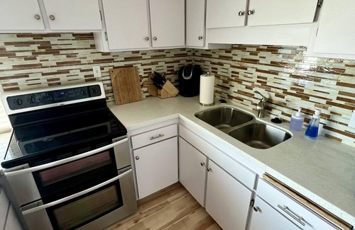 South Mission Beach Condo | Spacious, Light/Bright, Balcony w/Bay View, Garage