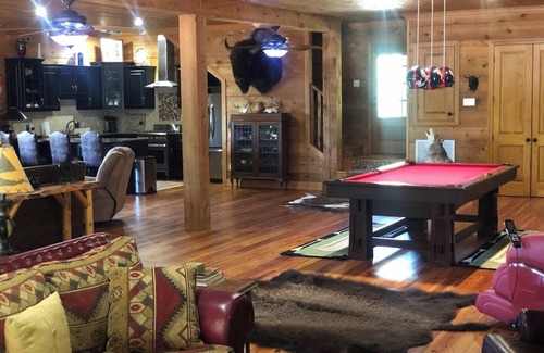 Oxford Cabin | Spacious Lodge close to Ole Miss, Oxford, MS