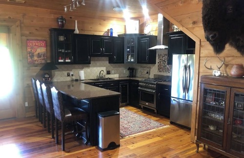 Oxford Cabin | Spacious Lodge close to Ole Miss, Oxford, MS