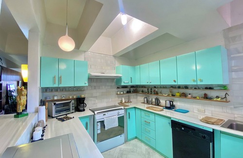 Zona 9 Apartment | Spacious, luminous, in front of pedestrian bike path, supermarket, urban bus transmetro.