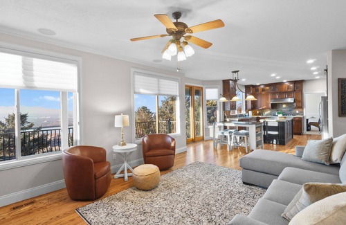 Draper House | Spacious/Lux 5-bedroom house close to slopes and what a view! in fabulous Draper