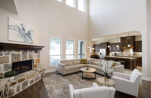 Frisco House | Spacious & Luxe, 5 Star Neighborhood, Movie Theatr