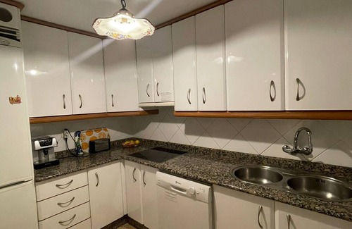 Velilla-Taramay Apartment | Spacious Luxurious Flat W/Beautiful Sea Views For 6 People WiFi Parking Bikes