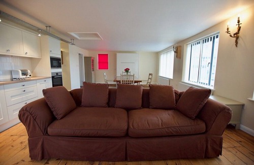 Ipswich Apartment | Spacious, Luxury Apartment with Roof Terrace Near The Waterfront, Ipswich