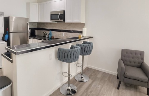 Rokers Point Apartment | Spacious Luxury Beachfront Suite