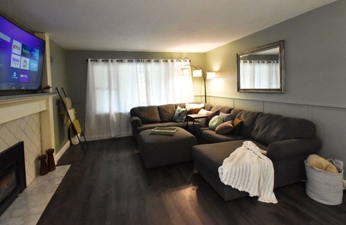 Rochester House | Spacious luxury near Mayo Clinic - Downtown
