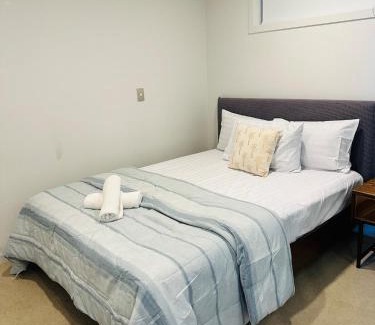 Auckland Central Business District Apartment | Spacious Magnificent Sea Views Front of Sky Tower