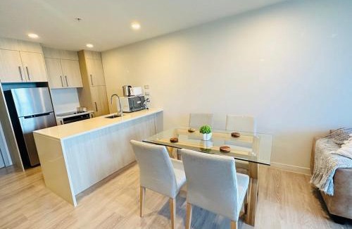Auckland Central Business District Apartment | Spacious Magnificent Sea Views Front of Sky Tower