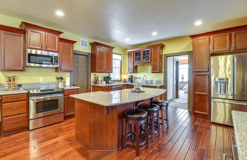 Manitou Springs House | Spacious Manitou Home w/Views in Central Location