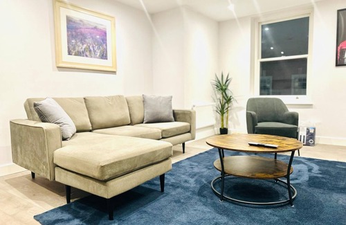 Margate Old Town Apartment | Spacious Margate Apartment- Beach,arts&high Street
