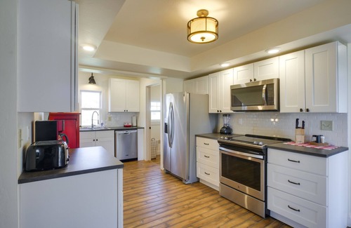 Greenfield House | Spacious Missouri Vacation Rental w/Fire Pit!