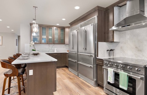 Olympic Hills House | Spacious & Modern 6-Bed Family Retreat Near Golf Course