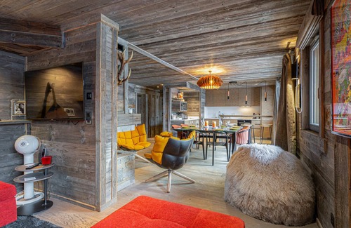 Meribel Village Apartment | Spacious Modern Apartment with Terrace, Near Lifts and Shops