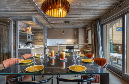 Meribel Village Apartment | Spacious Modern Apartment with Terrace, Near Lifts and Shops