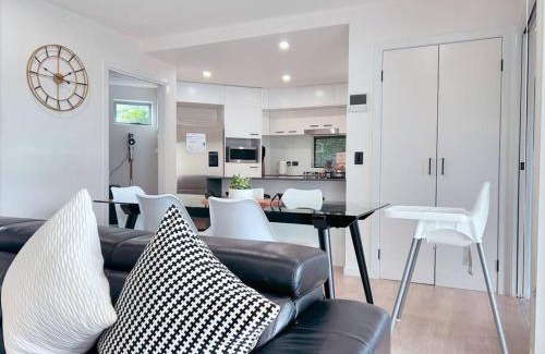 Morningside Apartment | Spacious & Modern Apt Close to City & Airport