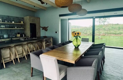 Mogale City Other | Spacious modern farmhouse on 16 hectaresnn