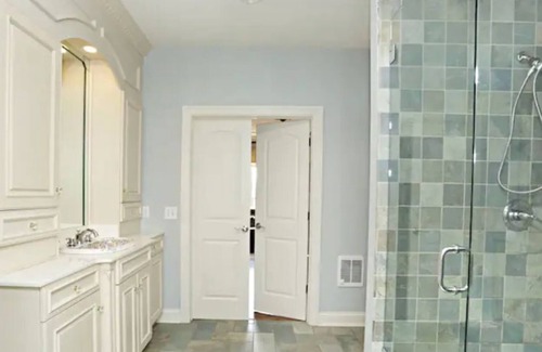 Lexington House | Spacious, modern home on a beautiful horse farm