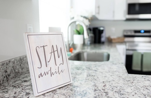 Westgate House | Spacious modern home, mins from downtown!