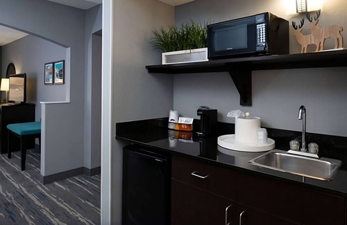 Glenwood Springs Hotel | Spacious Mountain Getaway | 2 Units | near Hot Springs & Glenwood Caverns