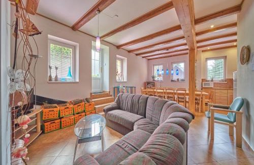 Lampertice House | Spacious Mountain Retreat