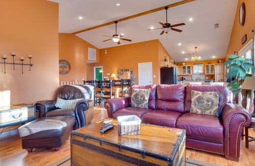 Mountain Home House | Spacious Norfork Lake Home: Game Room + Views!