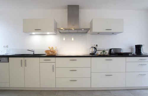 Le Vicel Cottage | Spacious Normandy house with fireplace