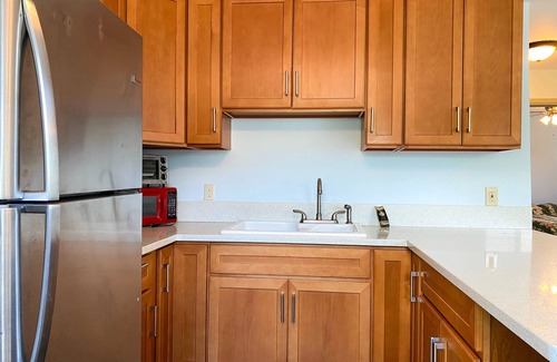 Mokuleia House | Spacious North Shore cottage with lush mountain scenery in the country!