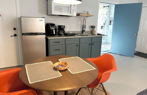 Central Oklahoma City Apartment | Spacious OKC Studio | 11 Mins to OKC State Fair | 30+ Day Stays