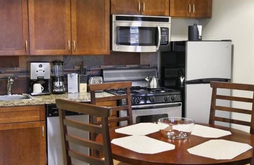 South Lake Tahoe Resort | Spacious one Bed Room/South Lake Tahoe/on lake/5 min to Heavenly/Pool