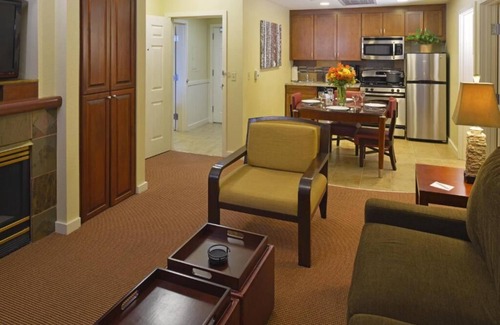 South Lake Tahoe Resort | Spacious one Bed Room/South Lake Tahoe/on lake/5 min to Heavenly/Pool