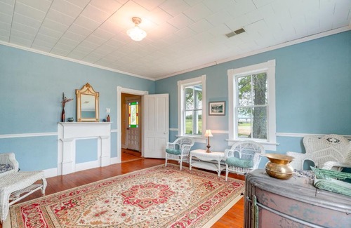 Rosebud House | Spacious Owensville Getaway with Winery On-Site!