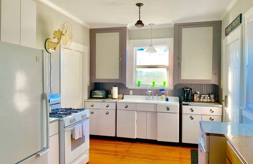 Old East Dallas House | Spacious & Peaceful Zen Retreat in Heart of Dallas
