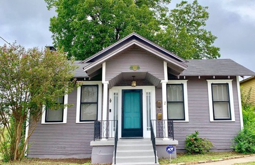 Old East Dallas House | Spacious & Peaceful Zen Retreat in Heart of Dallas