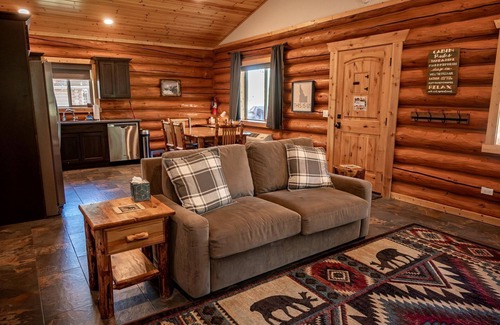Bonners Ferry Cabin | Spacious Pet-Friendly Log Cabin with King Bed & Full Kitchen | Bonners Ferry, Idaho Retreat
