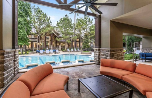 Grogan's Mill Apartment | Spacious Pool View 1 Bedroom/1 Bath Condo in The W