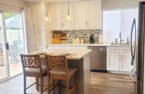 Vista House | Spacious Poolside Oasis - Right Next to Beach and Legoland