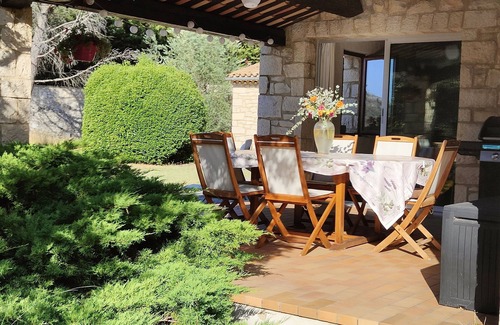 Montbrun-les-Bains House | Spacious Provencal house ideal for a stay with friends or family