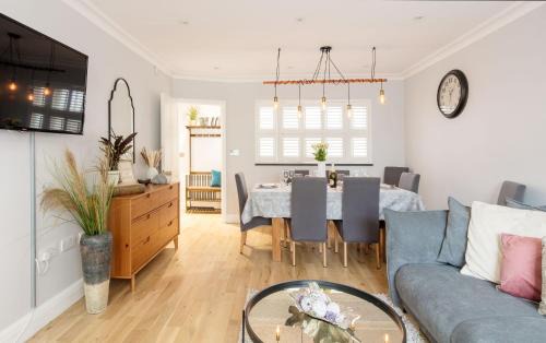 Paddington House | Spacious quiet 4bedrooms 6beds house with private garage 3min walk to Paddington Station