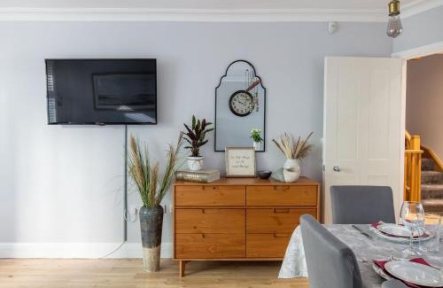 Paddington House | Spacious quiet 4bedrooms 6beds house with private garage 3min walk to Paddington Station