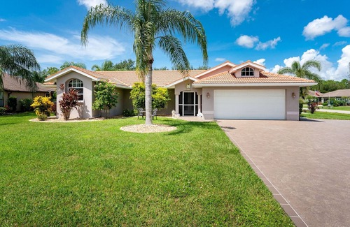 Deep Creek House | Spacious relaxing home with pool and spa