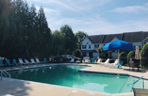 Greensboro House | Spacious Renovated 3-bedroom with WiFi and AC in tranquil Greensboro