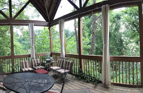 Opryland House | Spacious Riverfront! 3 Miles Opryland, 10 Min Downtown Nashville